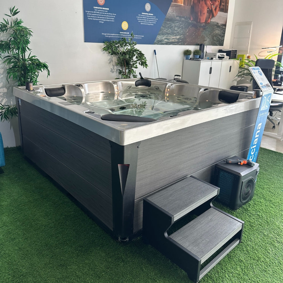 Spa 5 places Lucciana série intense - Offre reconditionné