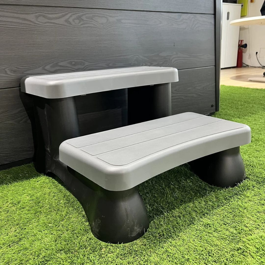 Marche en PVC pour Spa ou Jacuzzi facile d'entretien - Quality Spa