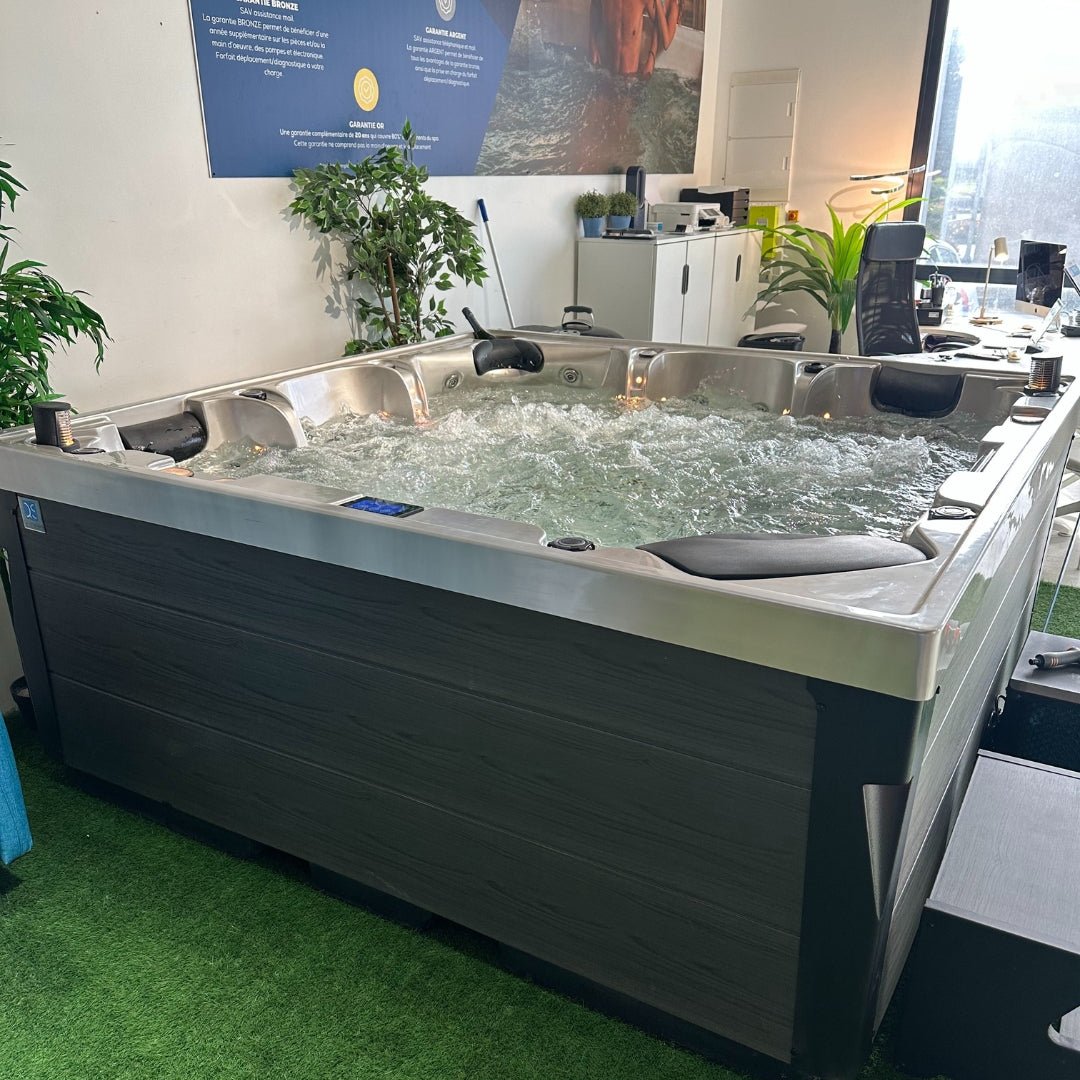 Spa 5 places Lucciana série intense - Offre reconditionné - Quality Spa