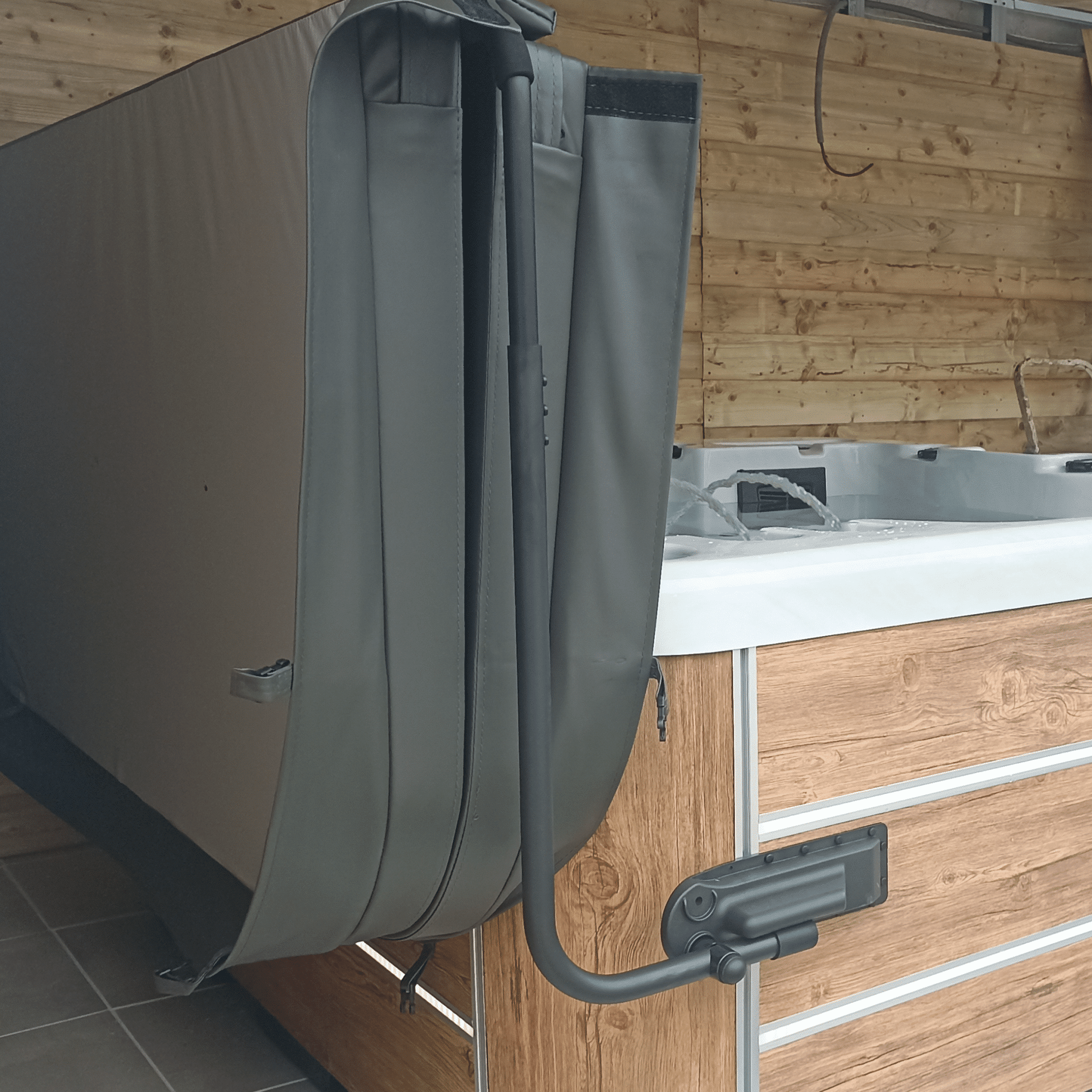 Lève couverture Covermate Luxe - Spa & Jacuzzi - Quality Spa